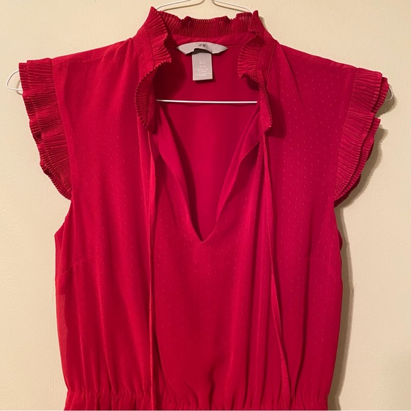 H&M red dress mini length cap sleeves elastic waist flowing material size 0 - Picture 4 of 15